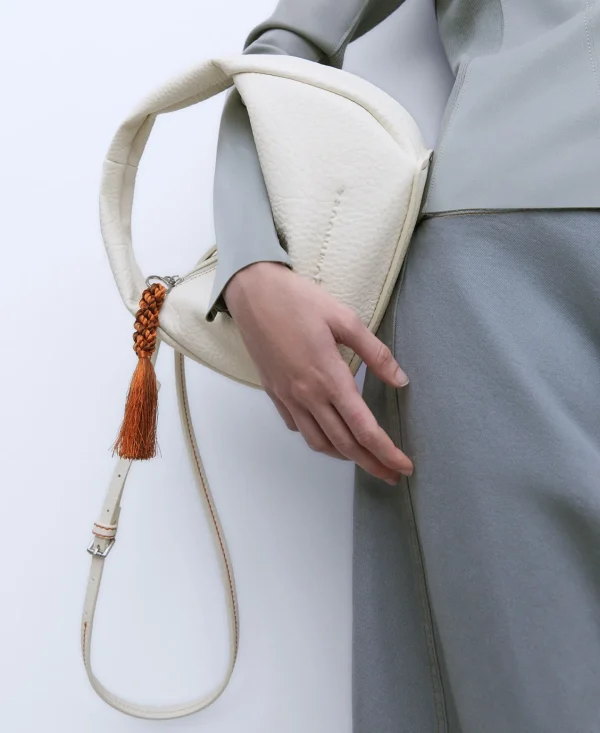 Adolfo Dominguez Bolsos>Bandolera Mediana En Poliester Reciclado Blanco Roto