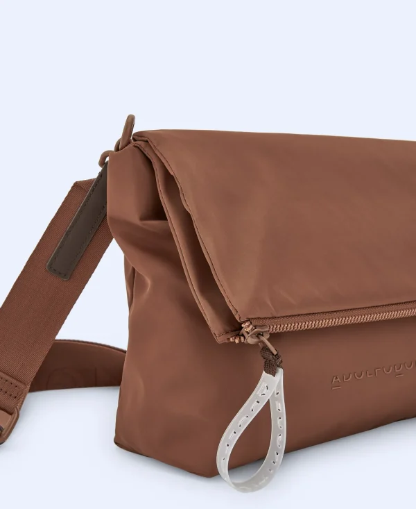 Adolfo Dominguez Bolsos>Bandolera Mediana Materiales Reciclados Marron