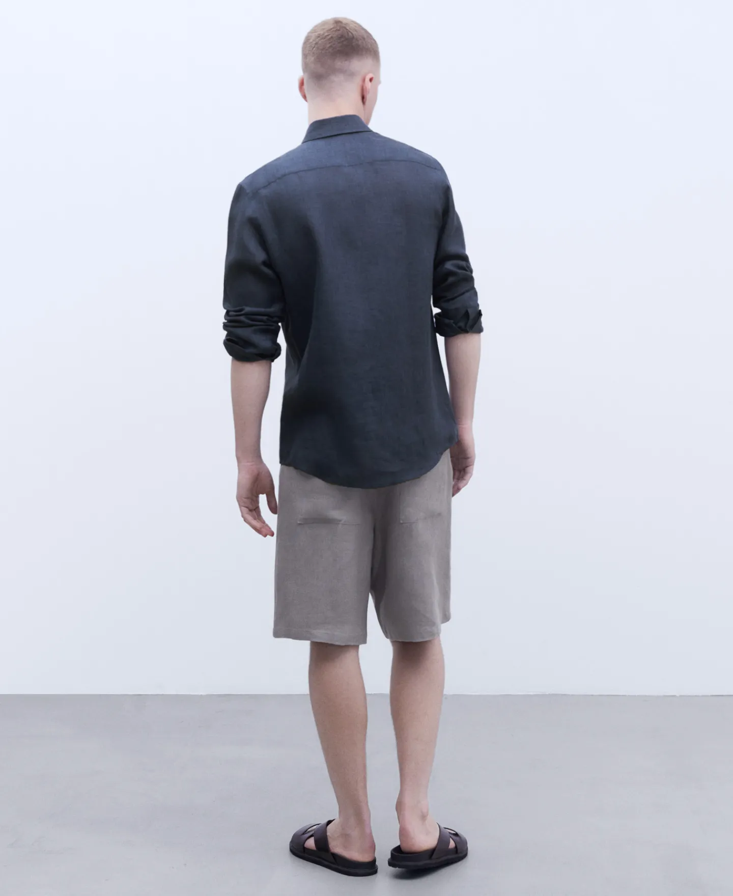 camisa_cuello_solapa_en_l_2-1.webp Adolfo Dominguez Camisas>Camisa Cuello Solapa En Lino Europeo Azul Marino