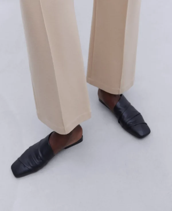 Adolfo Dominguez Pantalones>Pantalon En Punto Roma Camel